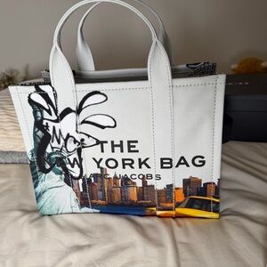 Marc Jacobs New York City Graffiti Medium Tote Canvas Skyline